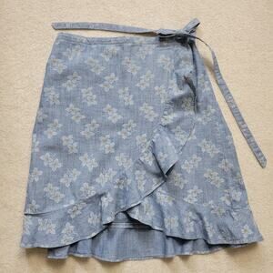 EUC J Crew Mercantile XS Faux Wrap Chambray Mini Skirt Ruffle Tie Blue Floral